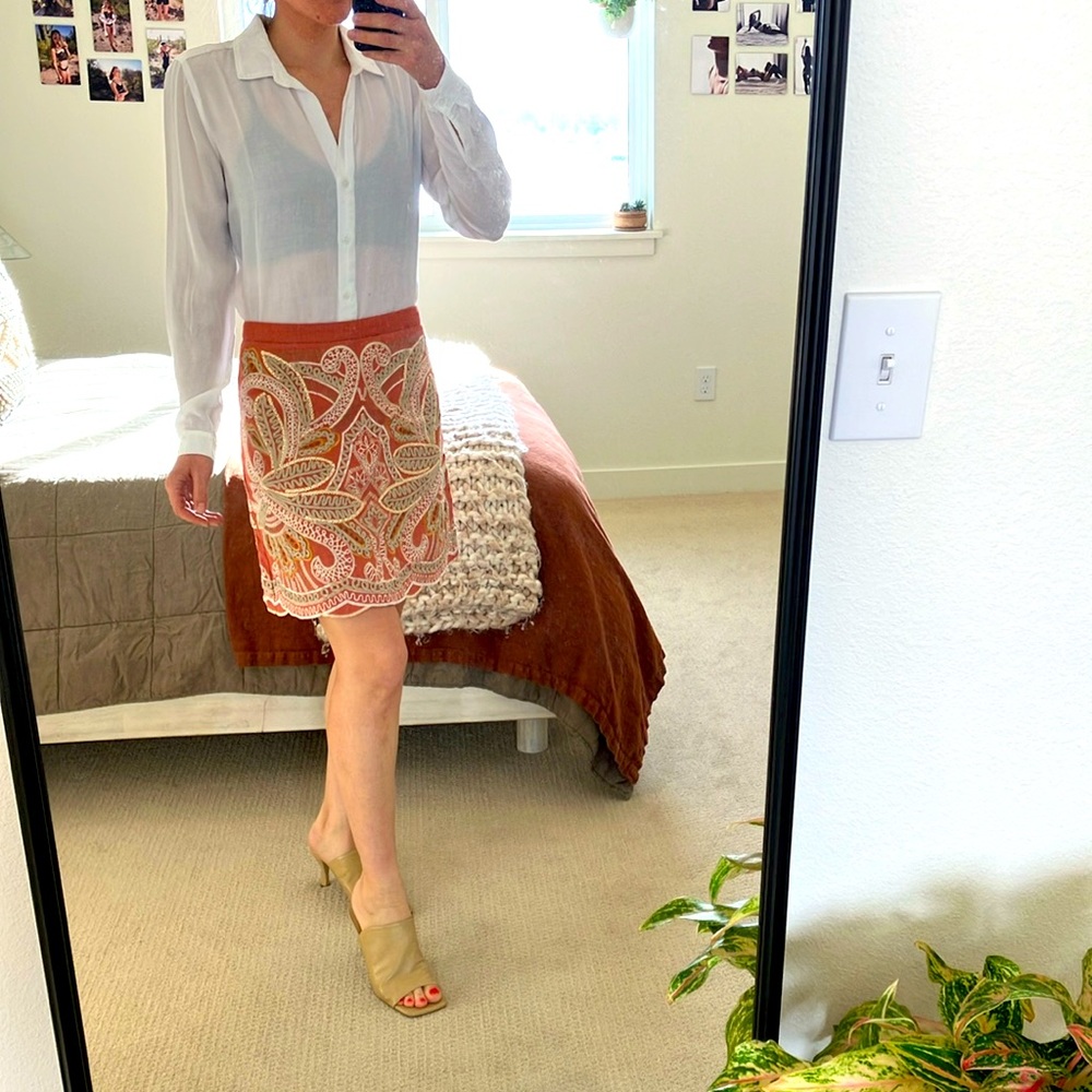Anthropologie embroidered skirt, coral with exquisite details throughout size 4